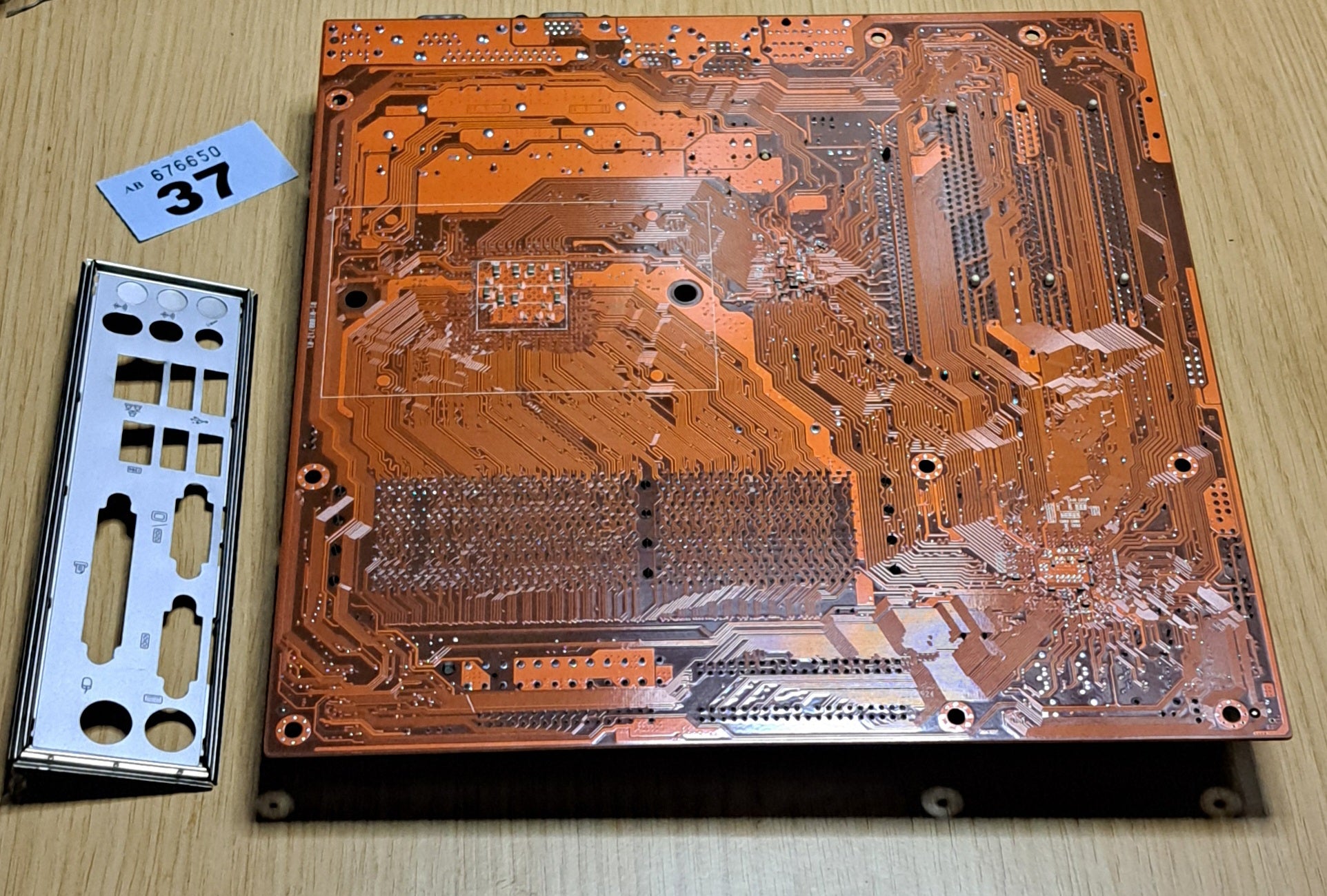 FOXCONN WINFAST 6100K8MA-RS - Desktop PC Motherboard - Socket 939 - DDR400 - MicroATX