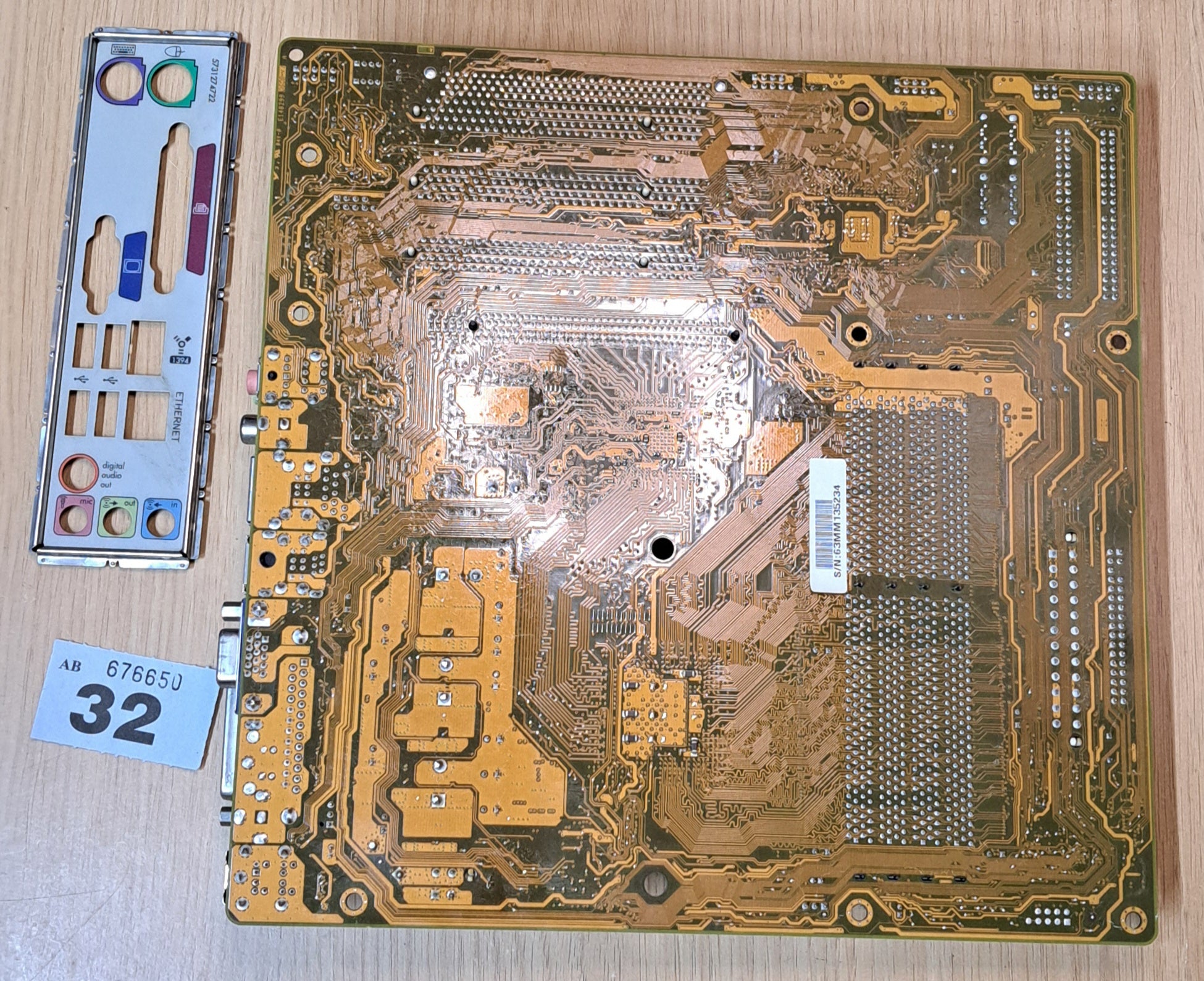 ASUS ABAE-LE - Desktop PC Motherboard - Socket 939 - DDR1 - MicroATX