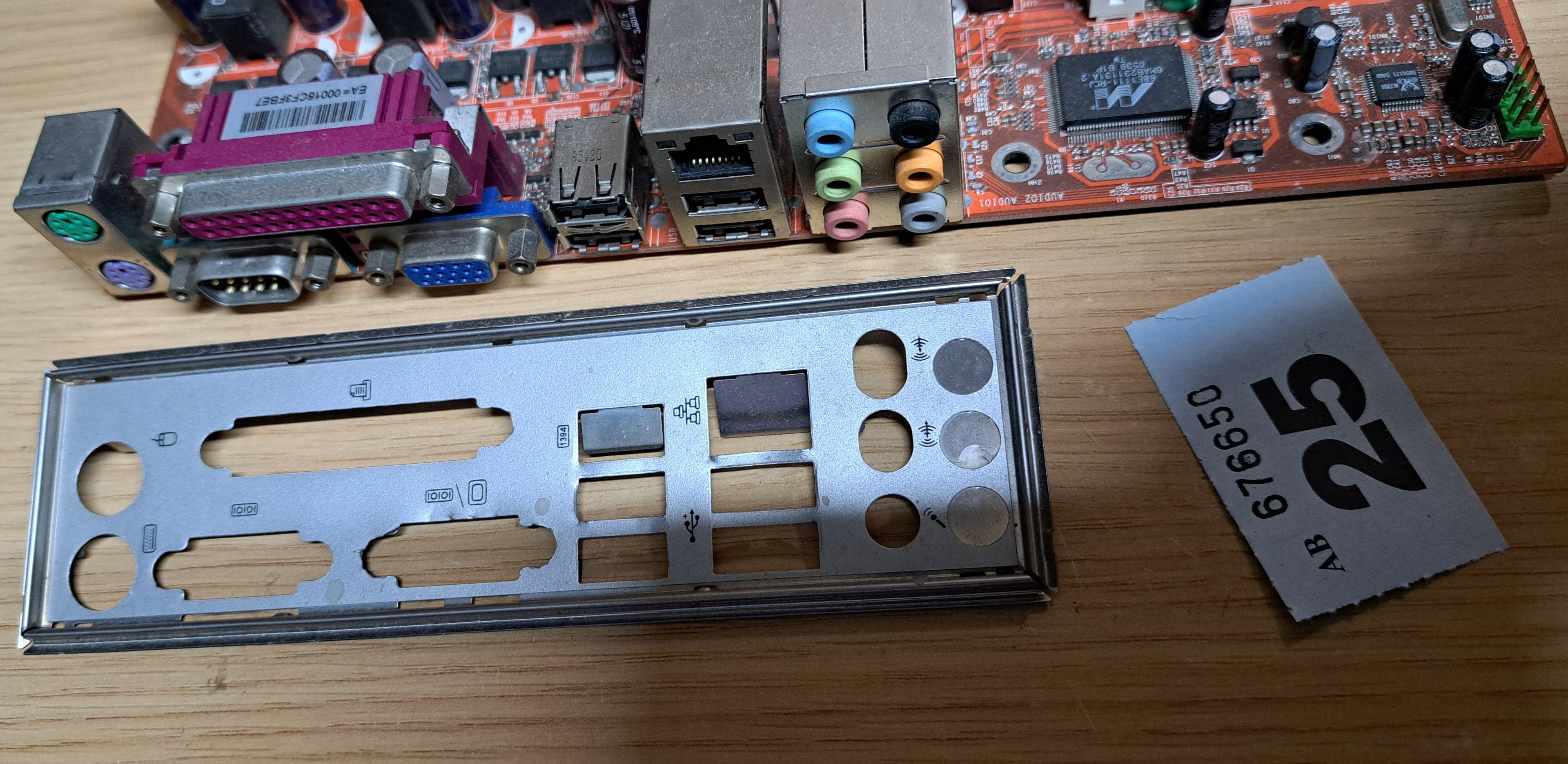 FOXCONN WINFAST 6150K8MA-RS - Desktop PC Motherboard - Socket 939 - DDR400 - MicroATX